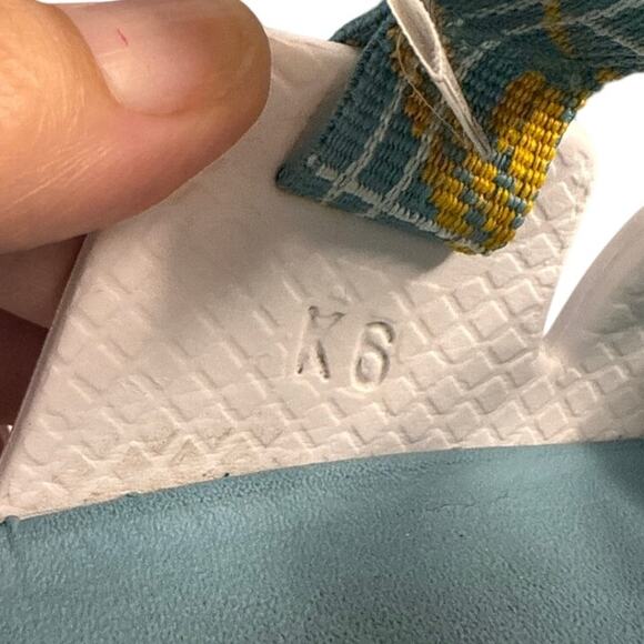 Chaco Lightweight Cushioned Kid's Slides Size K6 in Teal and White - Picture 7 of 9